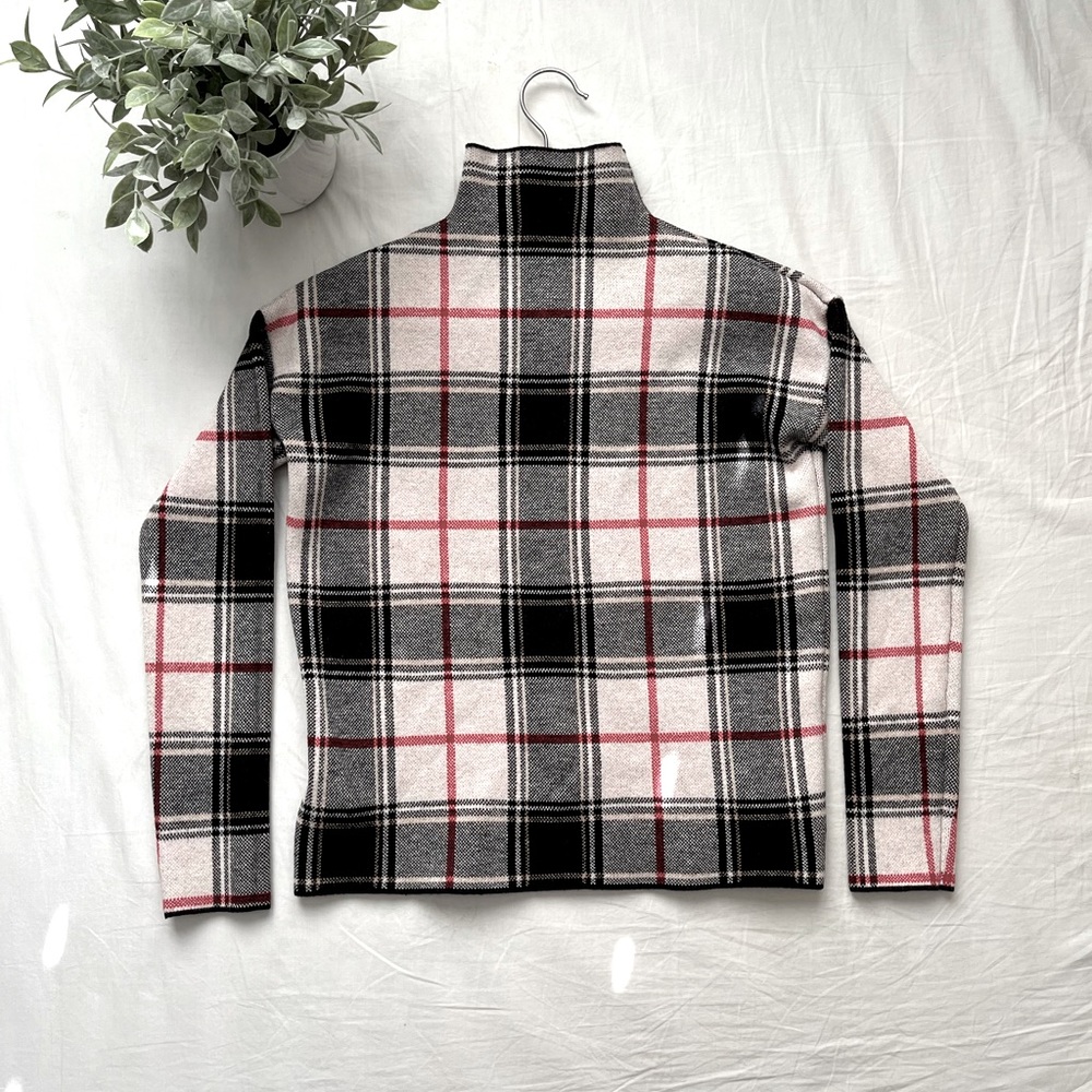 Tahari turtle neck sweater